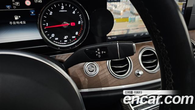 Mercedes-Benz E-Class E220d Exclusive