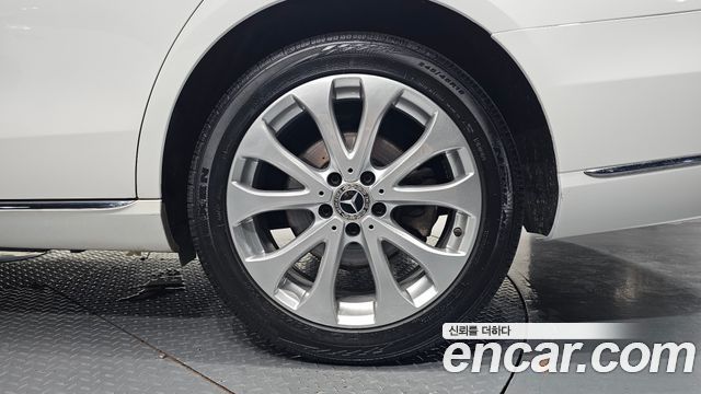 Mercedes-Benz E-Class E220d Exclusive