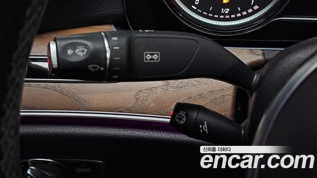 Mercedes-Benz E-Class E220d Exclusive