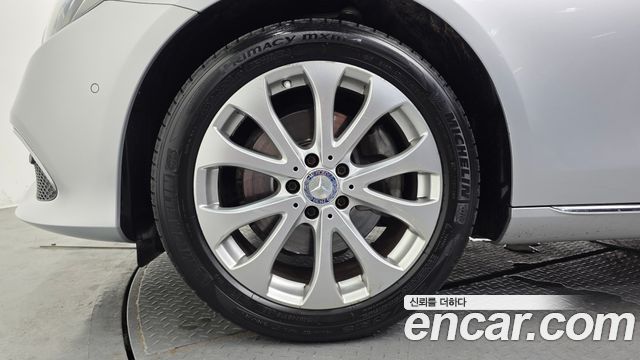 Mercedes-Benz E-Class E220d Exclusive