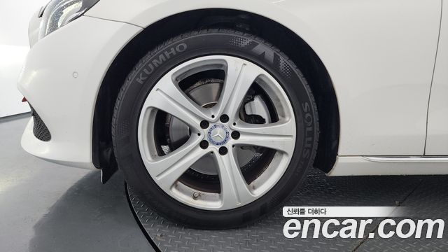 Mercedes-Benz E-Class E200 Avantgarde