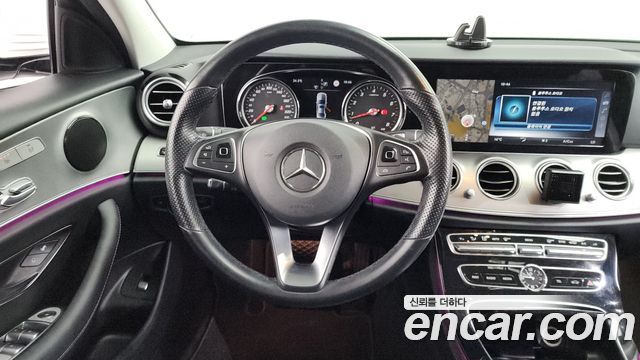 Mercedes-Benz E-Class E200 Avantgarde