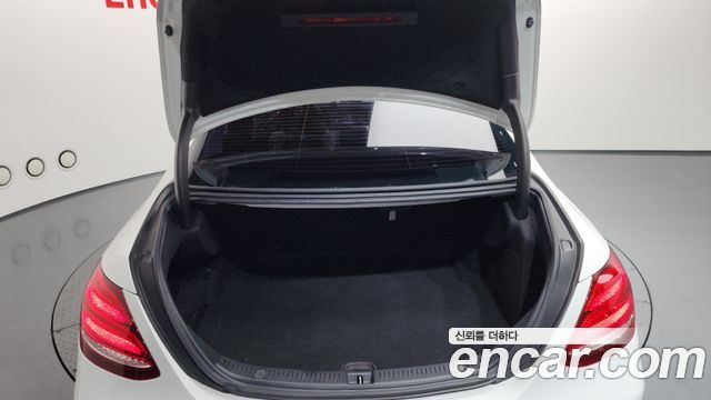 Mercedes-Benz E-Class E200 Avantgarde