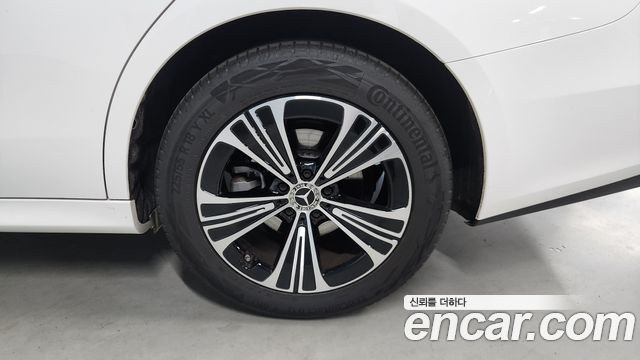 Mercedes-Benz E-Class E200 Avantgarde