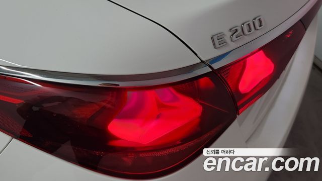Mercedes-Benz E-Class E200 Avantgarde