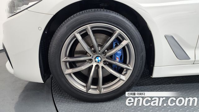 BMW 5-Series 530i xDrive M Sport Package Plus