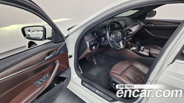 BMW 5-Series 530i xDrive M Sport Package Plus