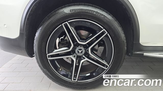 Mercedes-Benz GLC-Class GLC300 4MATIC Premium Coupe