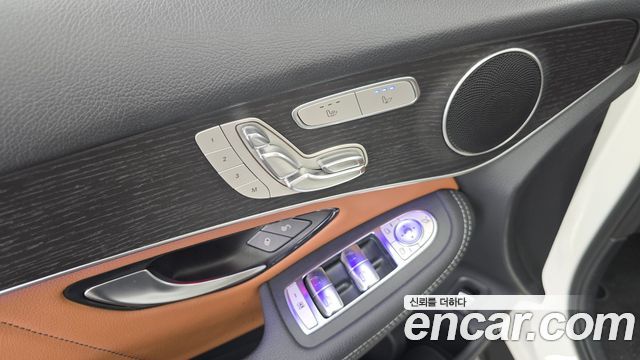 Mercedes-Benz GLC-Class GLC300 4MATIC Premium Coupe