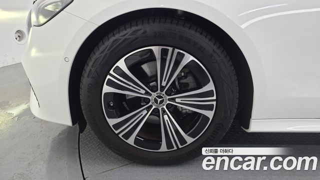 Mercedes-Benz E-Class E200 Avantgarde
