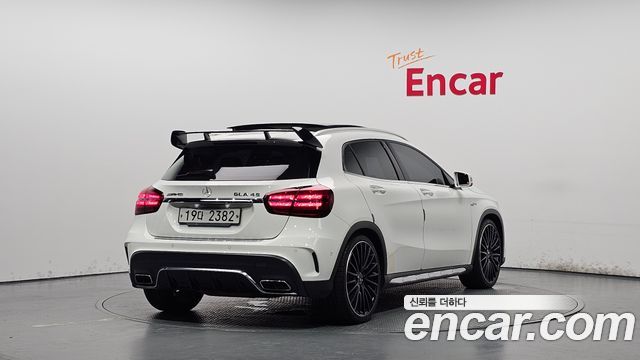 Mercedes-Benz GLA-Class GLA45 AMG 4MATIC