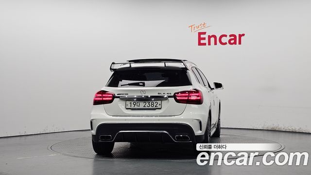 Mercedes-Benz GLA-Class GLA45 AMG 4MATIC