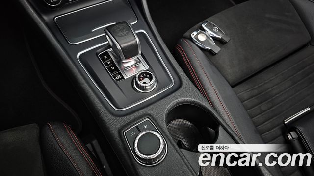 Mercedes-Benz GLA-Class GLA45 AMG 4MATIC