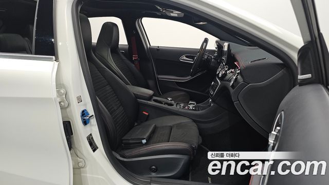 Mercedes-Benz GLA-Class GLA45 AMG 4MATIC
