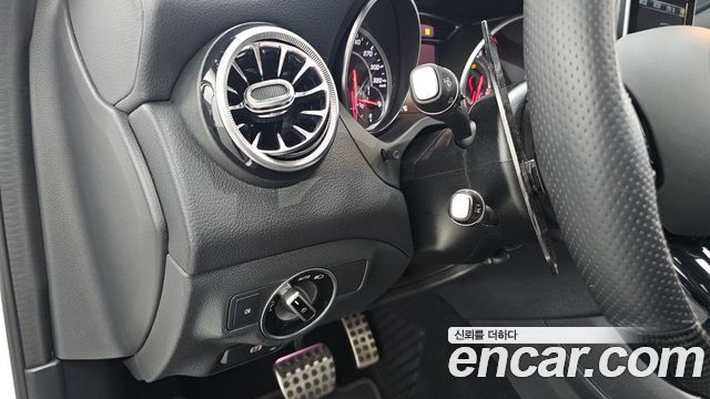 Mercedes-Benz GLA-Class GLA45 AMG 4MATIC