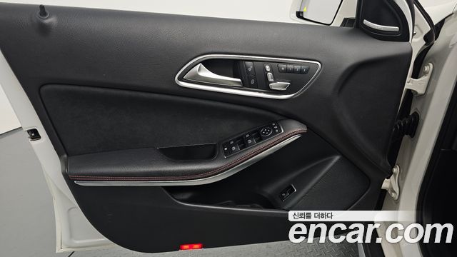 Mercedes-Benz GLA-Class GLA45 AMG 4MATIC