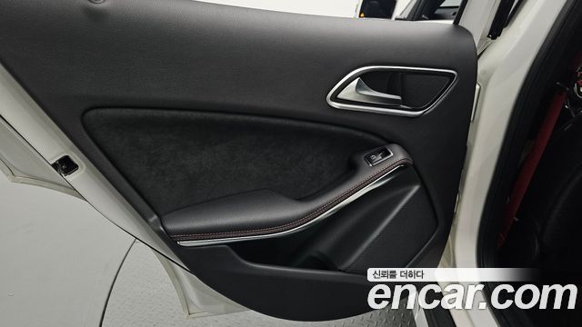 Mercedes-Benz GLA-Class GLA45 AMG 4MATIC