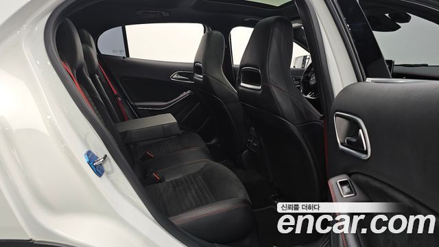 Mercedes-Benz GLA-Class GLA45 AMG 4MATIC