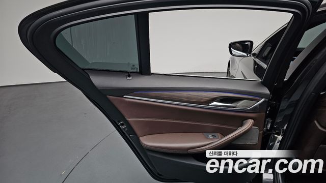 BMW 5-Series 520i M Sport