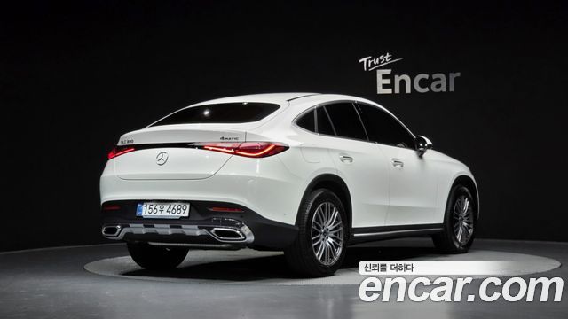 Mercedes-Benz GLC-Class GLC300 4MATIC Avnatgarde Coupe