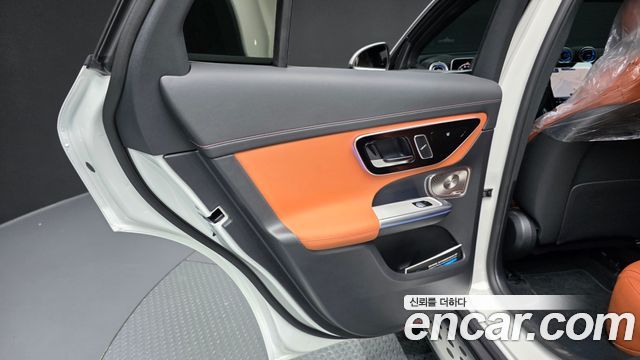 Mercedes-Benz GLC-Class GLC300 4MATIC Avnatgarde Coupe