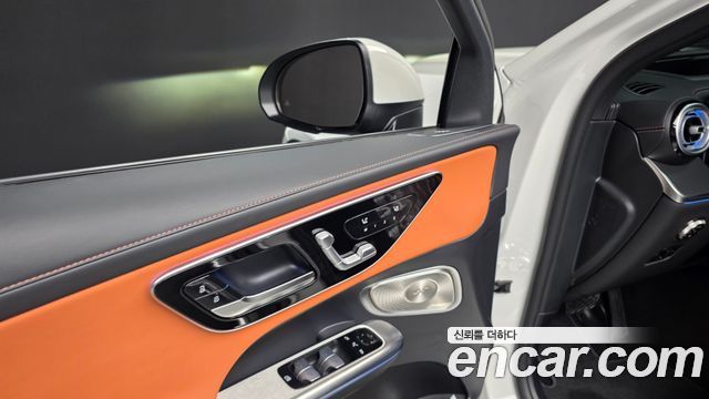 Mercedes-Benz GLC-Class GLC300 4MATIC Avnatgarde Coupe