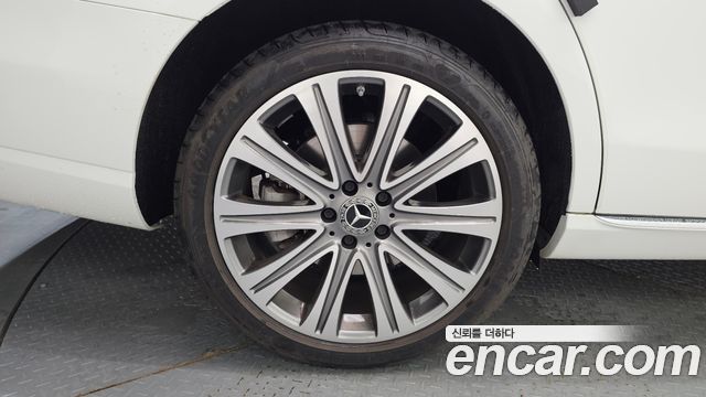 Mercedes-Benz E-Class E300e 4MATIC Exclusive
