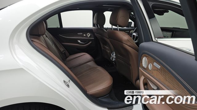 Mercedes-Benz E-Class E300e 4MATIC Exclusive