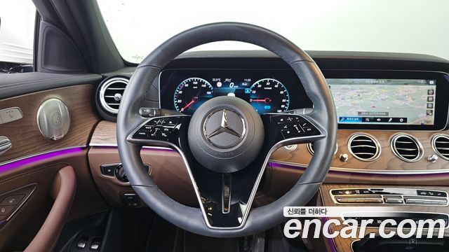 Mercedes-Benz E-Class E300e 4MATIC Exclusive