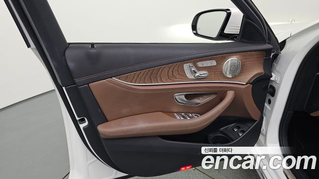 Mercedes-Benz E-Class E300e 4MATIC Exclusive