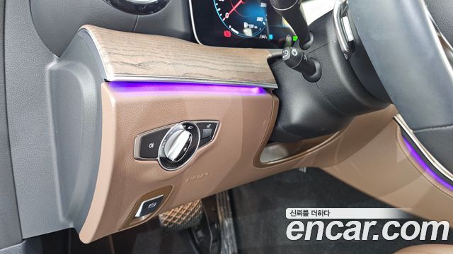 Mercedes-Benz E-Class E300e 4MATIC Exclusive