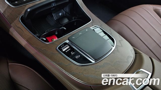 Mercedes-Benz E-Class E300e 4MATIC Exclusive