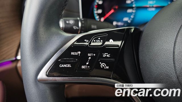 Mercedes-Benz E-Class E300e 4MATIC Exclusive