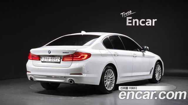 BMW 5-Series 520i Luxury