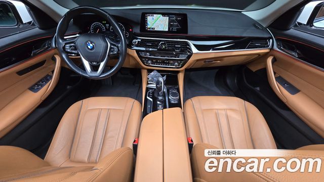 BMW 5-Series 520i Luxury