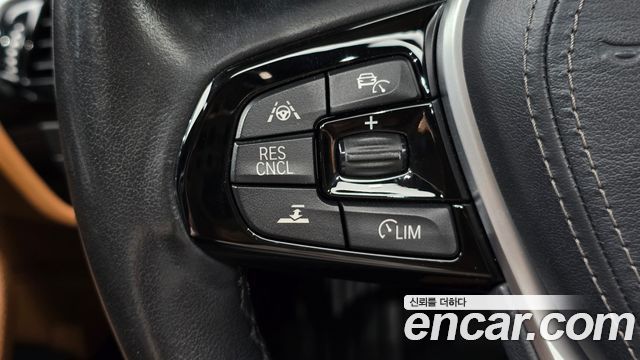BMW 5-Series 520i Luxury