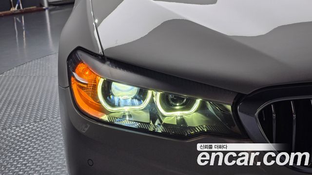 BMW 5-Series 520i Luxury