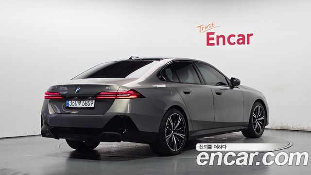 BMW 5-Series 530i xDrive M Sport