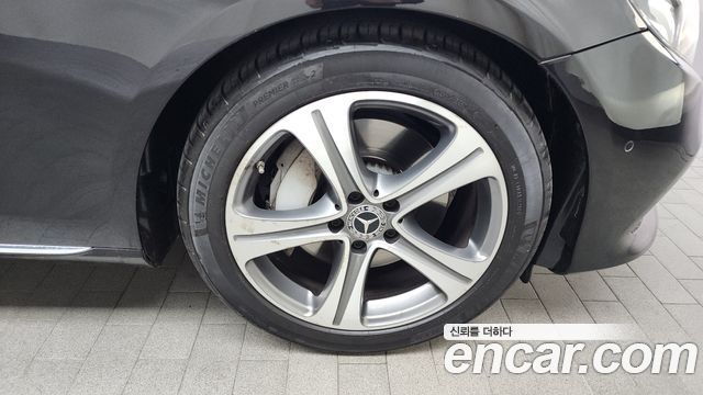 Mercedes-Benz E-Class E300 Avantgarde