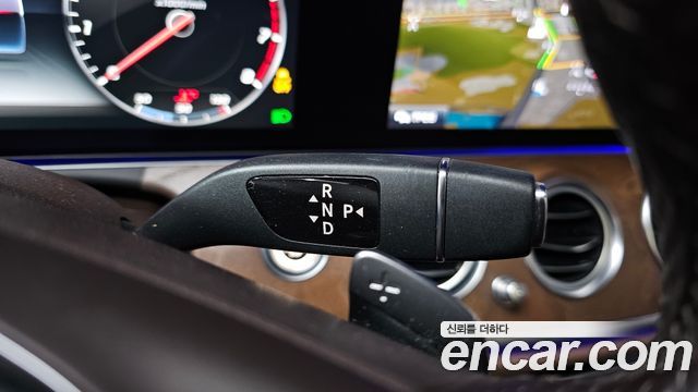 Mercedes-Benz E-Class E300 4MATIC Exclusive