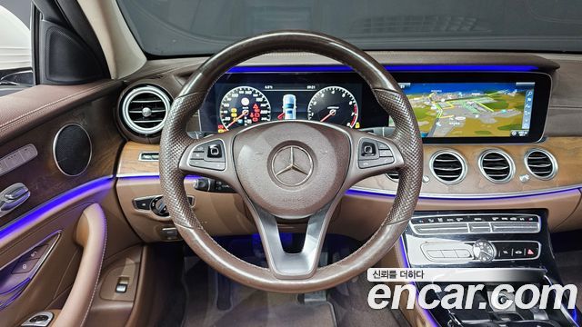 Mercedes-Benz E-Class E300 4MATIC Exclusive