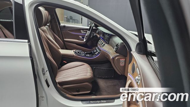 Mercedes-Benz E-Class E300 4MATIC Exclusive