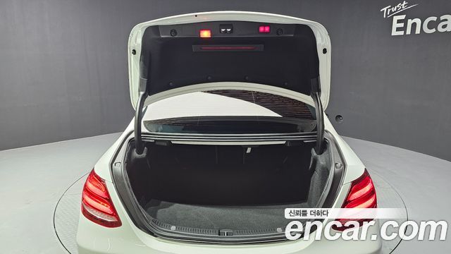 Mercedes-Benz E-Class E300 4MATIC Exclusive