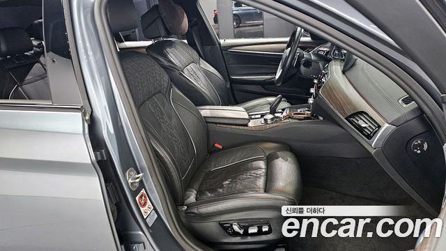 BMW 5-Series 530i M Sport Package Plus