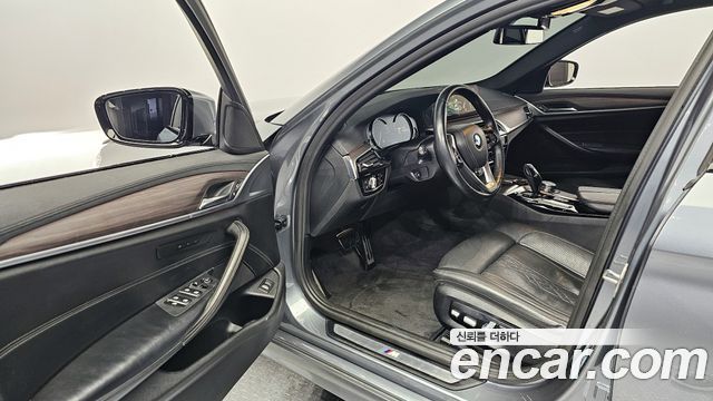 BMW 5-Series 530i M Sport Package Plus