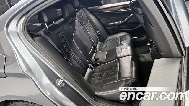 BMW 5-Series 530i M Sport Package Plus