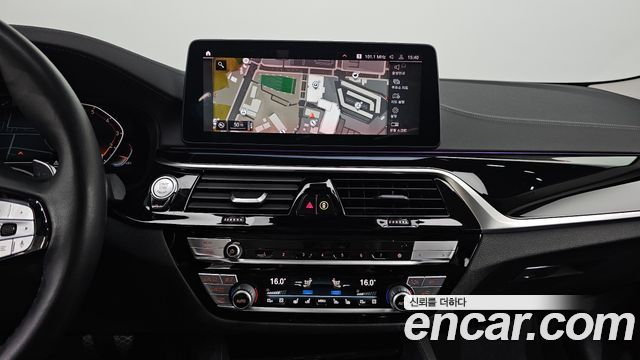BMW 5-Series 530i Luxury