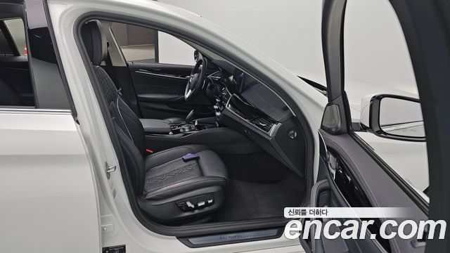 BMW 5-Series 530i Luxury