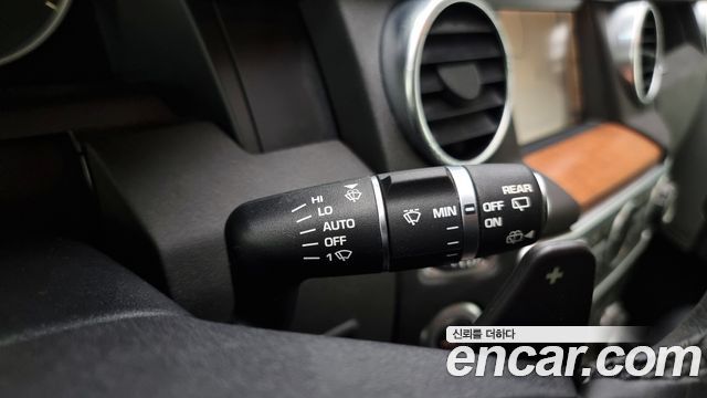 Land Rover Discovery 3.0 SDV6 SE