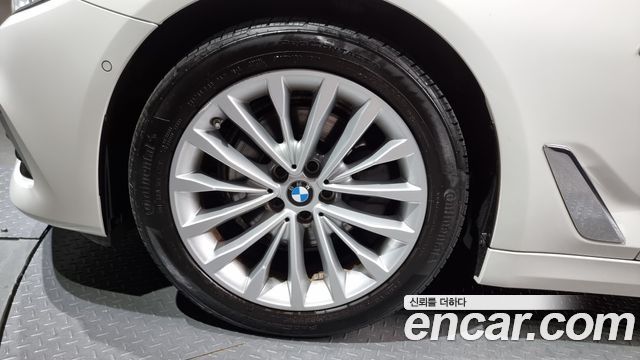 BMW 5-Series 520d Luxury Plus